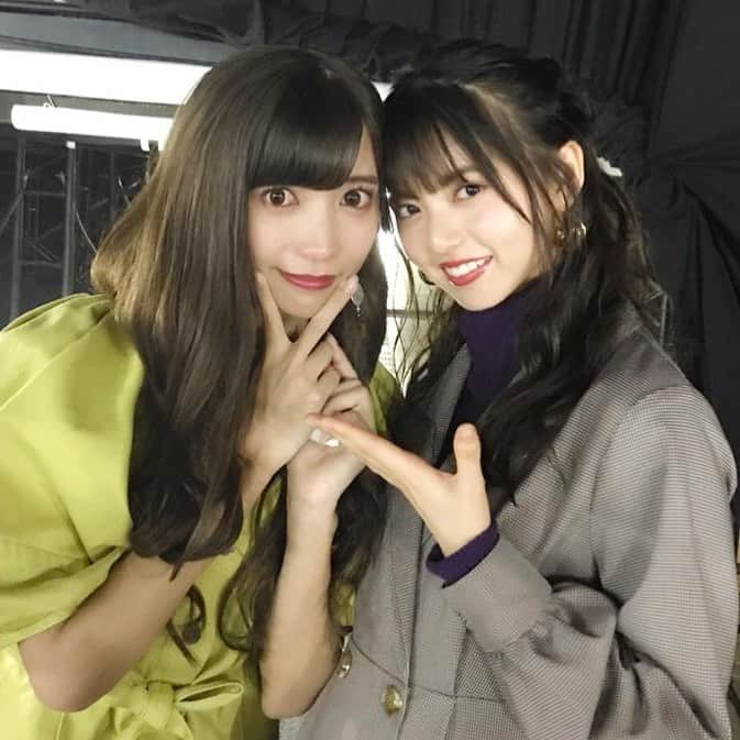 ゆんさんのインスタグラム写真 - (ゆんInstagram)「小顔最強大天使なあの、、！！！ 齋藤飛鳥ちゃんとー😭😭📸❤️❤️❤️ ずっと会いたくて大好きなあしゅ様と お仕事で一緒になってステージ裏で 会話できただけでも嬉しいのに まさかの一緒に写真まで撮ってくれた 神対応(´•̥ ω •̥` ') 気づいたらボロボロに涙溢れてて 完全なるヲタクを発揮しました。目真っ赤。  んんんんーーまた会えますように🥺🥺🥺❤️」10月2日 21時18分 - yuntaaam_s2