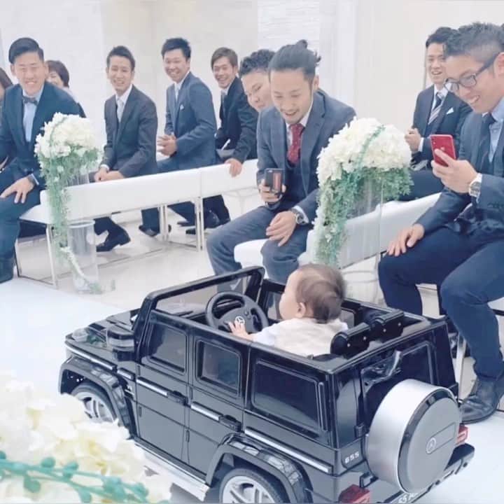 プレ花嫁の結婚式準備アプリ ウェディングニュースさんのインスタグラム動画 プレ花嫁の結婚式準備アプリ ウェディングニュースinstagram 小さなベンツが珍しい 可愛いリングボーイにきゅんとする素敵なムービー
