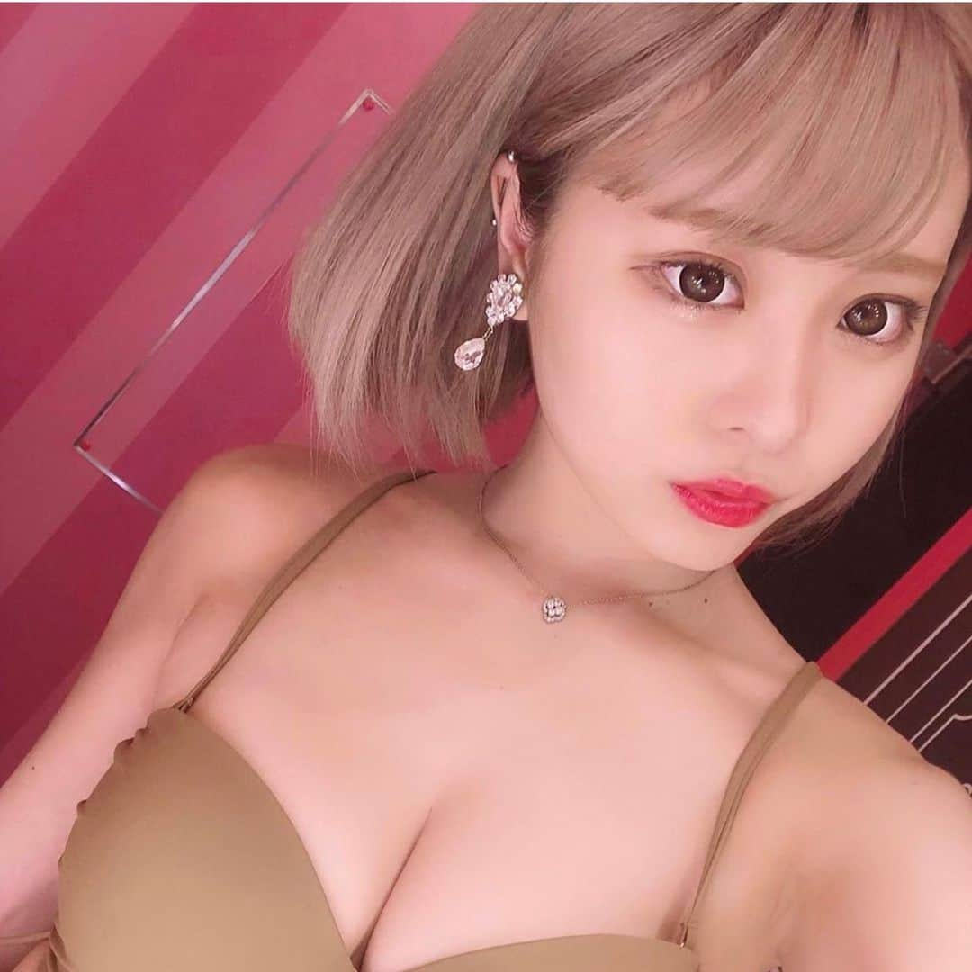 天使と女神のハーフさんのインスタグラム写真 - (天使と女神のハーフInstagram)「今回ご紹介させて頂くのは…🤩 ﻿﻿. . mariaさん《 @maria_burlesqueosaka 》です❣ . . お人形さんのような雰囲気がかわいい天使❤️ . . mariaさん《 @maria_burlesqueosaka 》 素敵な投稿ありがとうございました💋﻿﻿ ﻿﻿ . まだまだmariaさんのインスタには﻿﻿ たくさん素敵な投稿ございます！ ﻿ . . ぜひ、覗いてみてください 💁🏽‍♀️❤️ ﻿﻿ ﻿﻿ ﻿﻿ . ☆★☆★☆★☆★☆★☆★☆★☆★﻿﻿ ﻿﻿ . 名前の通り﻿﻿ 天使と女神のハーフのような﻿﻿ 美しさをもつ女性を﻿﻿ 沢山ご紹介していきます 🥰❤ . ️﻿﻿ ﻿﻿ 掲載ご希望の方は﻿﻿ ﻿﻿ @tenshi_to_megami と #天使と女神のハーフ ﻿﻿ ﻿﻿ をタグ付けしてください 💁‍♀️💞 ﻿﻿ ﻿﻿ . ★☆★☆★☆★☆★☆★☆★☆★☆ . . ﻿﻿ ﻿﻿ #美人 #美女 #美肌 #かわいい﻿﻿ #モデル #コスメ  #ファッション﻿﻿ #女子力  #美意識 #美意識向上 ﻿﻿ #ブランド #ヘアカラー #スタイル﻿﻿ #お灑落さんと繋がりたい ﻿﻿ #ロングヘア #前髪 #ヘアスタイル ﻿﻿ #タピオカ #寫真 #フォローバック ﻿﻿ #カメラ女子 #セルフィー ﻿﻿ #カメラ好きな人と繋がりたい ﻿﻿ #bayflow #サロモ #サロンモデル﻿ #美容 #ダイエット #アパレル」10月2日 22時19分 - tenshi_to_megami