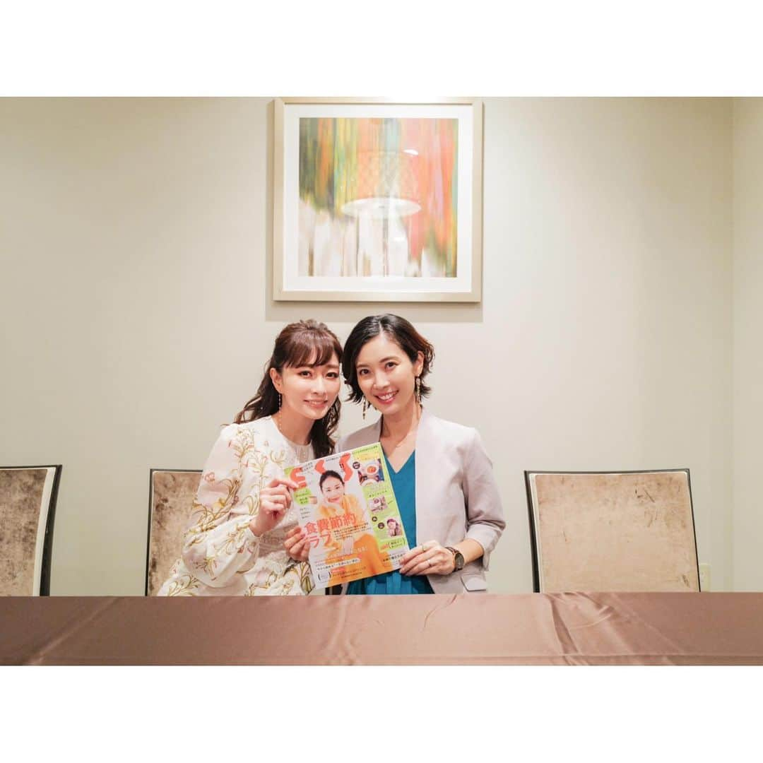 石井美保さんのインスタグラム写真 - (石井美保Instagram)「そして今日も安定のMCで支えてくれた小川りかこさん @rikakoogawa 。 りかこさんは実は大学の後輩なんです😊 そんな共通点もあり、会うと控え室でのおしゃべりが止まらない😂 今日も楽しかった。 抜群の司会力と美貌で各方面から引っ張りだこ。一緒にお仕事させて頂けて、毎回感謝です。#esse #esseファンパーティー2019 #石井美保 #小川りかこ」10月2日 22時51分 - miho_ishii