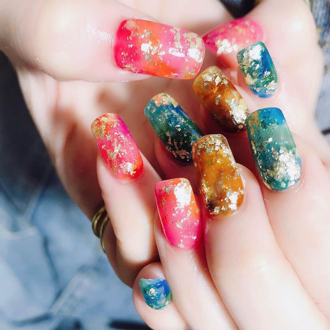 なかやまちえこのインスタグラム：「鉱石ネイル💫 #nail #nails #nailart #ネイル #美甲 #ネイルアート  #clou #nagel #ongle #ongles #unghia #japanesenailart #manucure #네일 #젤네일 #네일아트 #네일리스트 #japanesenails #manicurist #gelnails #أظافر #鉱石ネイル #ストーンネイル #stonenails  #べっ甲ネイル #Tortoiseshell  #べっ甲 #鉱石ネイル #マーブルネイル #marblenails #新垣里沙 さん PREGELミューズ クリア系カラー」