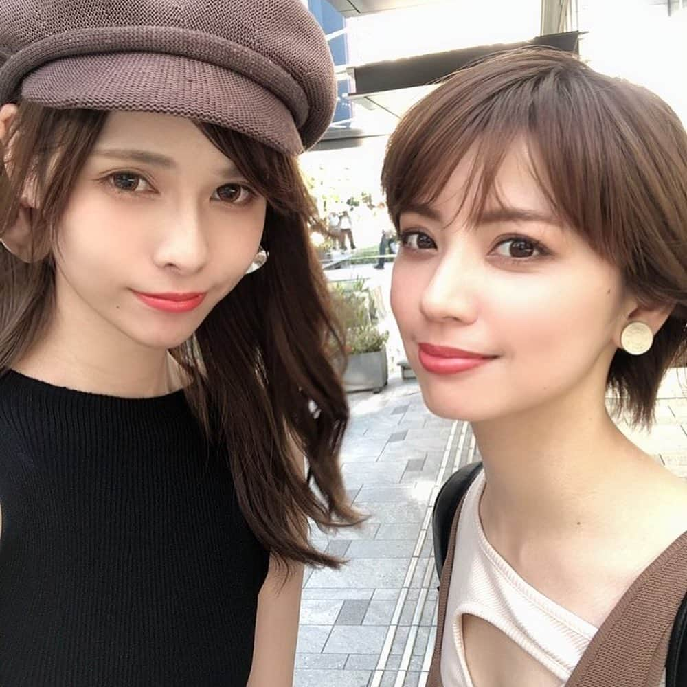 筒井愛実さんのインスタグラム写真 - (筒井愛実Instagram)「． たまサマとまなちゃん👭 @tamaki_iam と来週ランチが決定しました🍽 2枚目はたまさまの髪の毛食ってます。 ． #数少ない友達 #人見知り #人と目を合わせない #怖がられる #逆にこっちが怖がってる #酔えばみんな友達」10月3日 0時35分 - manamin_158cm