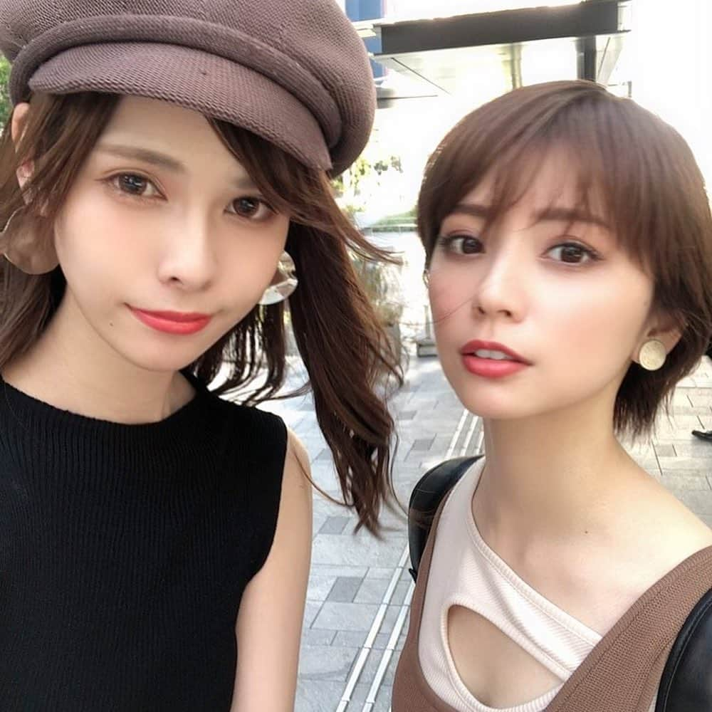 筒井愛実さんのインスタグラム写真 - (筒井愛実Instagram)「． たまサマとまなちゃん👭 @tamaki_iam と来週ランチが決定しました🍽 2枚目はたまさまの髪の毛食ってます。 ． #数少ない友達 #人見知り #人と目を合わせない #怖がられる #逆にこっちが怖がってる #酔えばみんな友達」10月3日 0時35分 - manamin_158cm