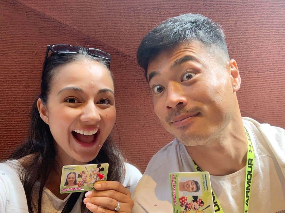 エリナ シルカのインスタグラム：「ついにー！ 年間パスゲットー！！！！ ディズニー裏技、教えてほしいです🙏😍😍😍」
