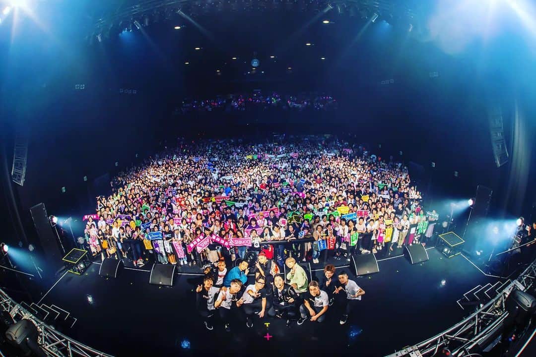 Show-heyのインスタグラム：「RADIO FISH ワンマンライブ NIRVANA 2019 無事に終わりましたぁ！ 余韻にビタビタに浸りまくり…  本当にありがとうございました！ とてつもなく楽しかった…  お越し頂いた皆様ありがとうございました！ お越しになれなかった皆様、また今度会いましょう！  本当にありがとうございました！  #radiofish #nirvana2019」