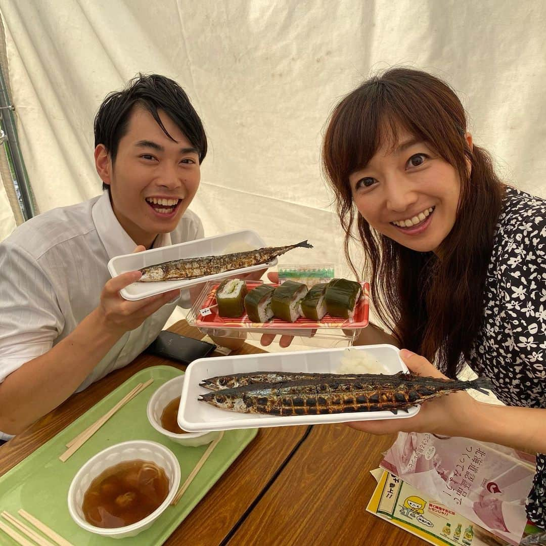 佐藤彩さんのインスタグラム写真 - (佐藤彩Instagram)「さんま美味しかった〜😆﻿ ﻿ 道庁赤れんが庁舎前で行われているイベント「まるごと根室直送市」。﻿ 昨日アナ部の仲間と楽しんできました😊﻿ ﻿ 炭火焼きのさんまも、いわしのつみれ汁も、さんまのロール寿司も…どれも美味しかったです☺️﻿ ﻿ 不漁が続くさんまですし、ありがたい気持ちになりましたよ✨﻿ ﻿ ﻿ ちなみに、北海道に来て初めて食べたさんまだという波多野くんは美味しそうに食べていて、先輩達から無茶ぶりされた食レポも頑張っていました😊﻿ ﻿ まるごと根室直送市は、今日午後3時までの開催です✨﻿ ﻿ ﻿ #まるごと根室直送市﻿ #さんま﻿ #いわし #根室七星 ﻿ #HBC #アナウンサー﻿ #波多野裕太 アナ﻿ #佐藤彩」10月3日 11時58分 - hbc_ayasato