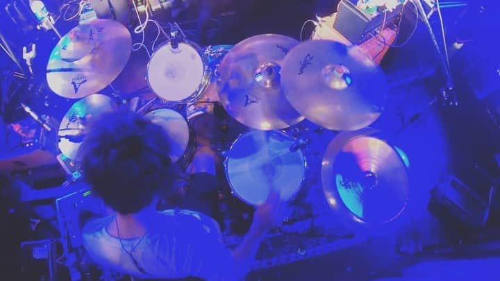 久野洋平のインスタグラム：「久々の。 2019.9.4 first song (at the terminal)  シネマ公式FCには一曲フルで上げてます #cinemastaff  #drums  #gopro」