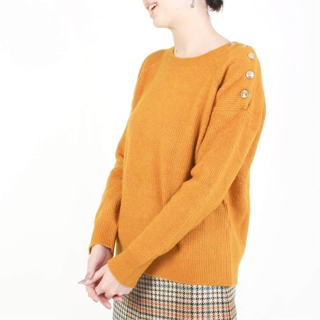 Luxe armoire capriceさんのインスタグラム写真 - (Luxe armoire capriceInstagram)「Autumn color knit 🍂  ちょっぴりくすみがかった秋色のイエローカラーが旬なニット。 肩のゴールドボタンがスタイルのアクセントに🍁  Knit ¥20,900(税込) MKT studio Skirt ¥14,850(税込) l'armoire de luxe  公式webサイトでは、秋ムードと今年らしさをプラスする「カラーニット」をご紹介中💐 ▶︎ @luxe_armoirecaprice_official  プロフィール リンクより公式サイトをご覧ください。 . #luxearmoirecaprice #リュクスアーモワールカプリス  #秋スタイル #autumn #2019aw #newitem #大人カジュアル #instafashion #model #fashion #style #セレクトショップ #インポート #フェミニンコーデ #大人かわいい #大人可愛い #おしゃれ #ファッション #ニット #ニットコーデ #秋ニット #秋コーデ #モデル #ootd #今日のコーデ #インポートファッション #ヨーロッパブランド #mktstudio」10月3日 11時56分 - luxe_armoirecaprice_official