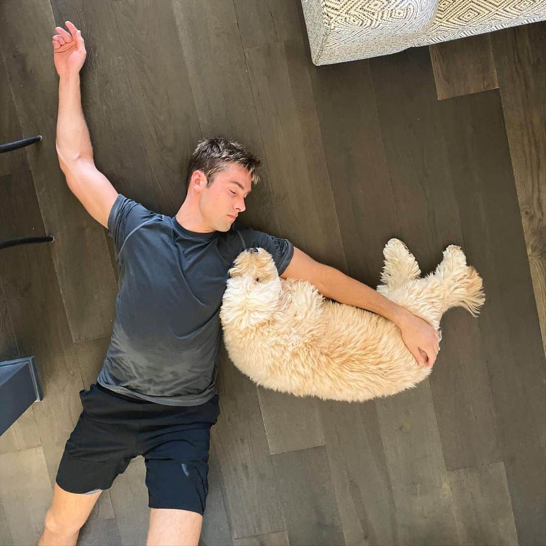 オースティン・ノースのインスタグラム：「@f45_training ain’t no joke」