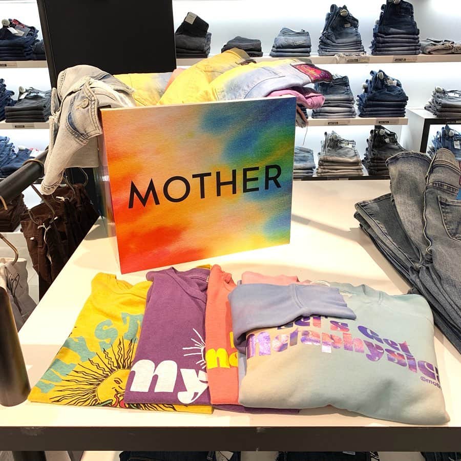 のインスタグラム：「MOTHER MYSTICAL COLLECTION 2019 At 3F Denim Selection 詳しくはプロフィールURLをチェック！ #Hankyu #HANKYUMODE #umedahankyu #阪急うめだ本店 #うめだ阪急 #阪急百貨店 #osaka #umeda #mode #MOTHER #マザー #LA発 #グラフィックTシャツ #カラフルタイダイ柄パンツ」