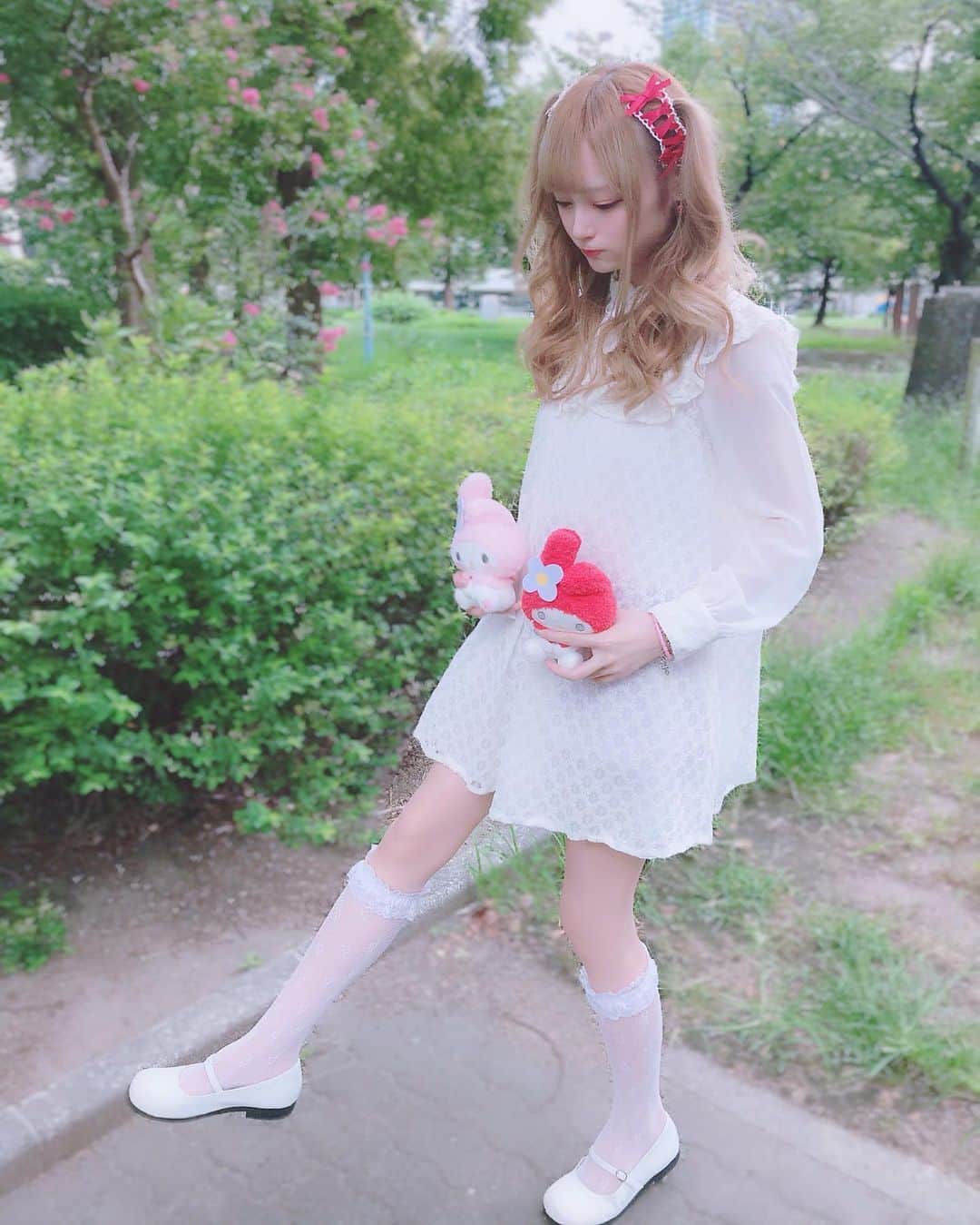のインスタグラム：「めろさんぽちう🎀💭 ❤️ #あかちゃむとめろたん」