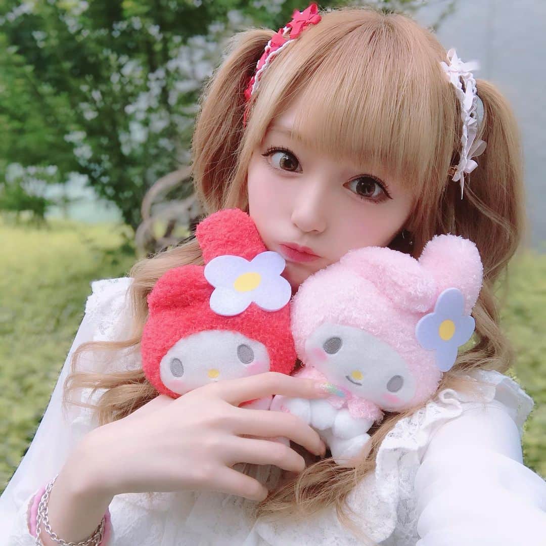のインスタグラム：「あなたがおもってる いじょーに このめろたんゎふわふわです🎀💭 ❤️ #あかちゃむとめろたん」