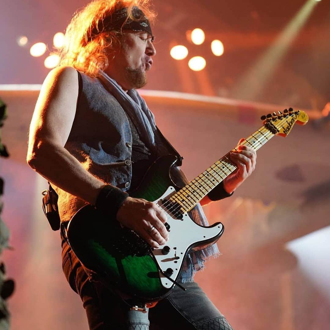 エイドリアン・スミスのインスタグラム：「Totally admirable Adrian! #adriansmith #ironmaiden @misteradriansmith @_humanprey_  @_humanprey_」