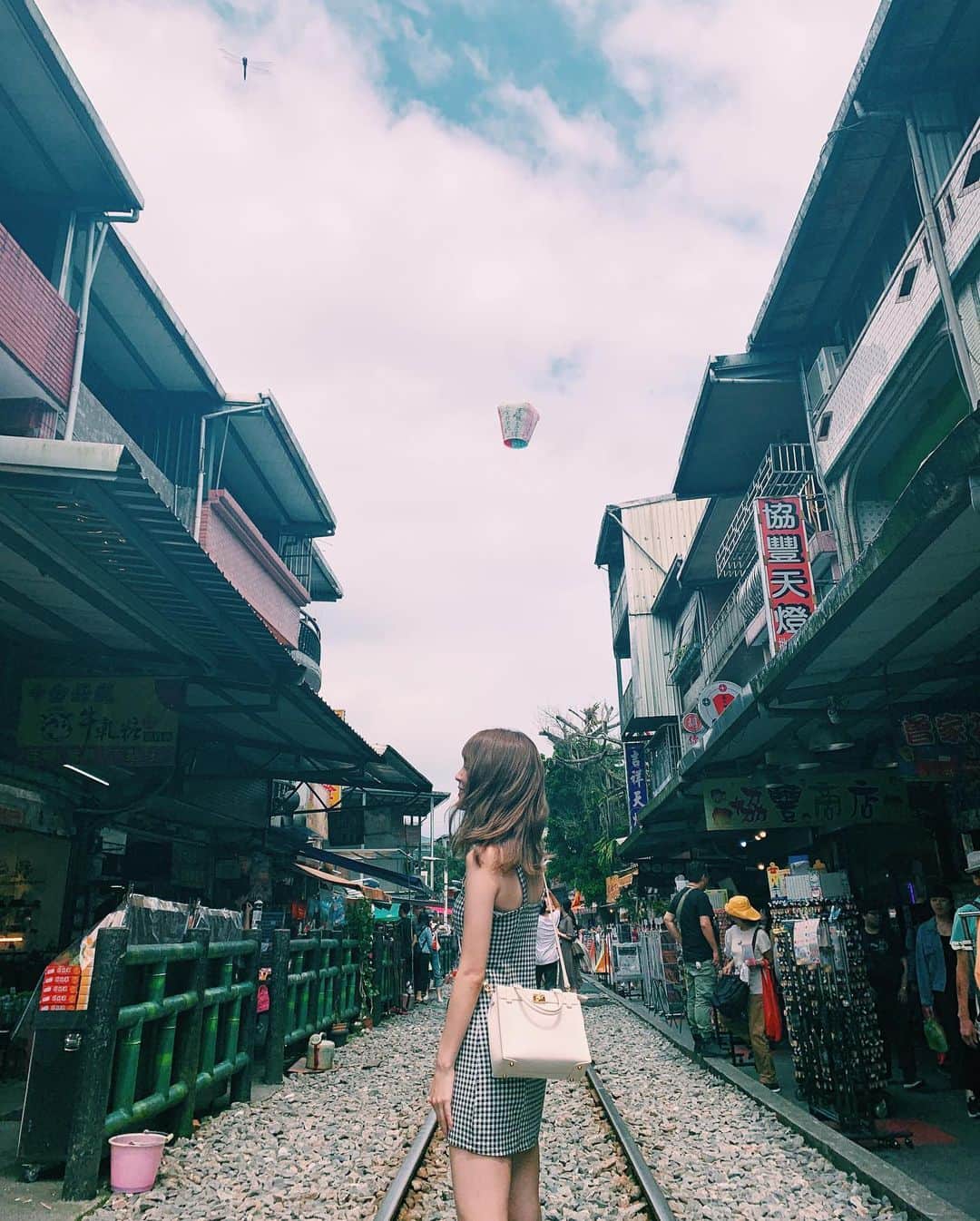 磯田 ひかる(Hikaru Isoda) のインスタグラム：「Taiwan🏮🏮🏮 念願のランタン飛ばしできた🙋‍♀️」