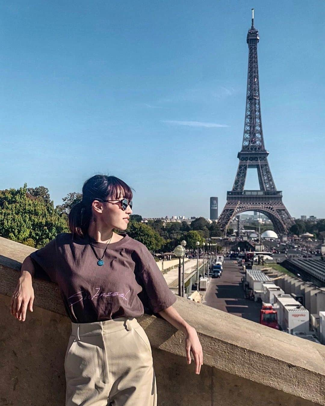 松林裕香さんのインスタグラム写真 - (松林裕香Instagram)「とりあえずシャイヨ宮からのエッフェル塔🇫🇷﻿ ﻿ Tシャツ﻿ @sickness_tokyo  パンツ﻿ @style_mixer ﻿ ✔︎Paris﻿ ﻿ #Paris#パリ#フランス﻿#France#ファッション#fashion#凱旋門#yukajourneyy#旅行」10月3日 9時00分 - yukapiano_