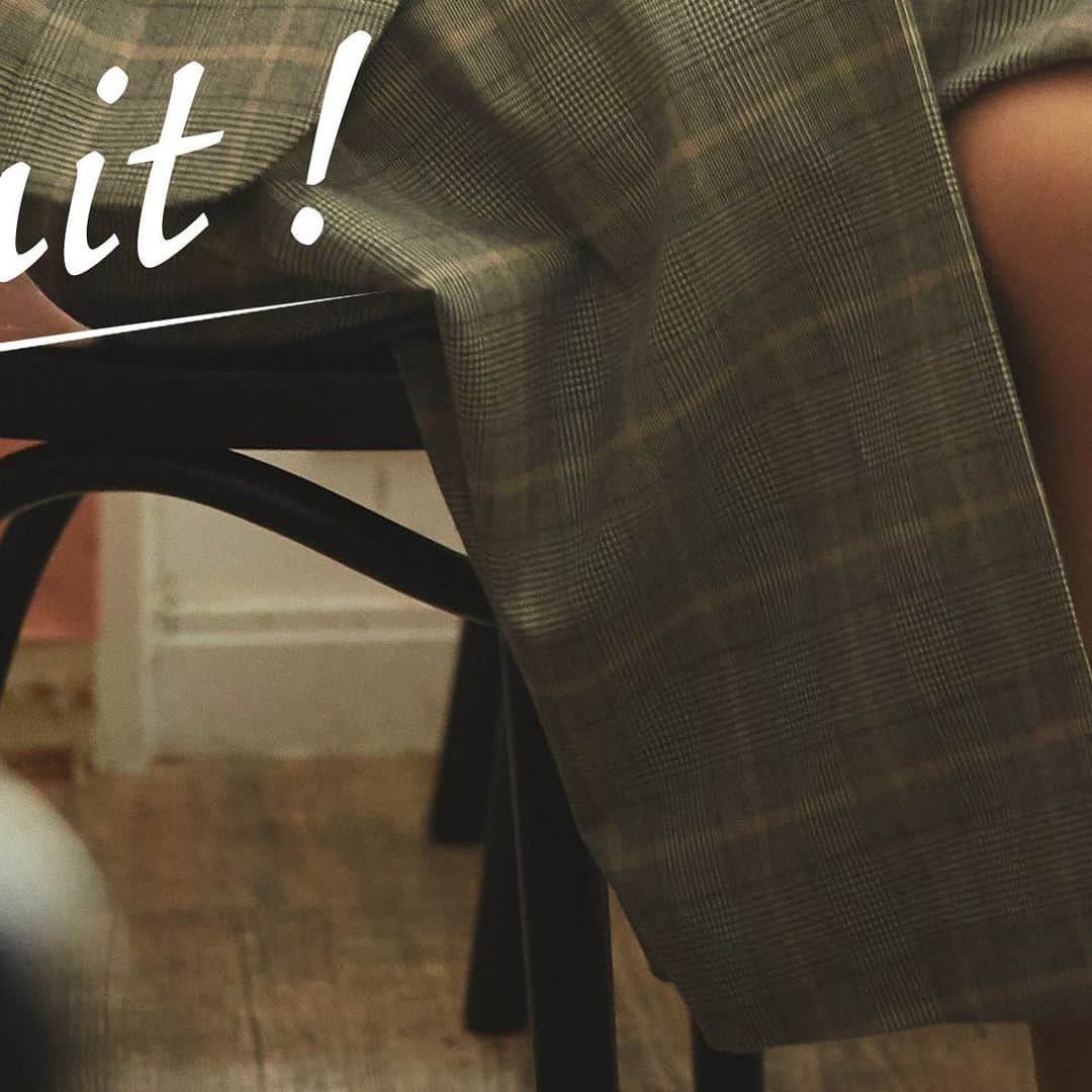 SUIT SELECT スーツセレクトさんのインスタグラム写真 - (SUIT SELECT スーツセレクトInstagram)「【2019 October：Enjoy Suit!】 10月号は「Enjoy Suit!」の女性版。 ビジネスウーマン応援企画。 働く女性のためのリラックス感のある、さまざまな秋冬の着こなしをご紹介していきます。 ・ JACKET ¥18,000 / SKIRT ¥9,000 (税別、スーツセレクト) ・ ・ ・ #suit #スーツ #suitselect #スーツセレクト #スーツのある日常 #平野マユ ・ #レディース #レディースファッション #レディースコーデ #働く女性 #ビジネス #カジュアル #リラックス #新作 #秋 ・ #fashion #ootd #outfit #ladies #ladiesfashion #ladiescode #workingwoman #business #casual #relax #classic #2019aw #aw #autumn #autumnfashion」10月3日 9時12分 - suitselect_japan_official