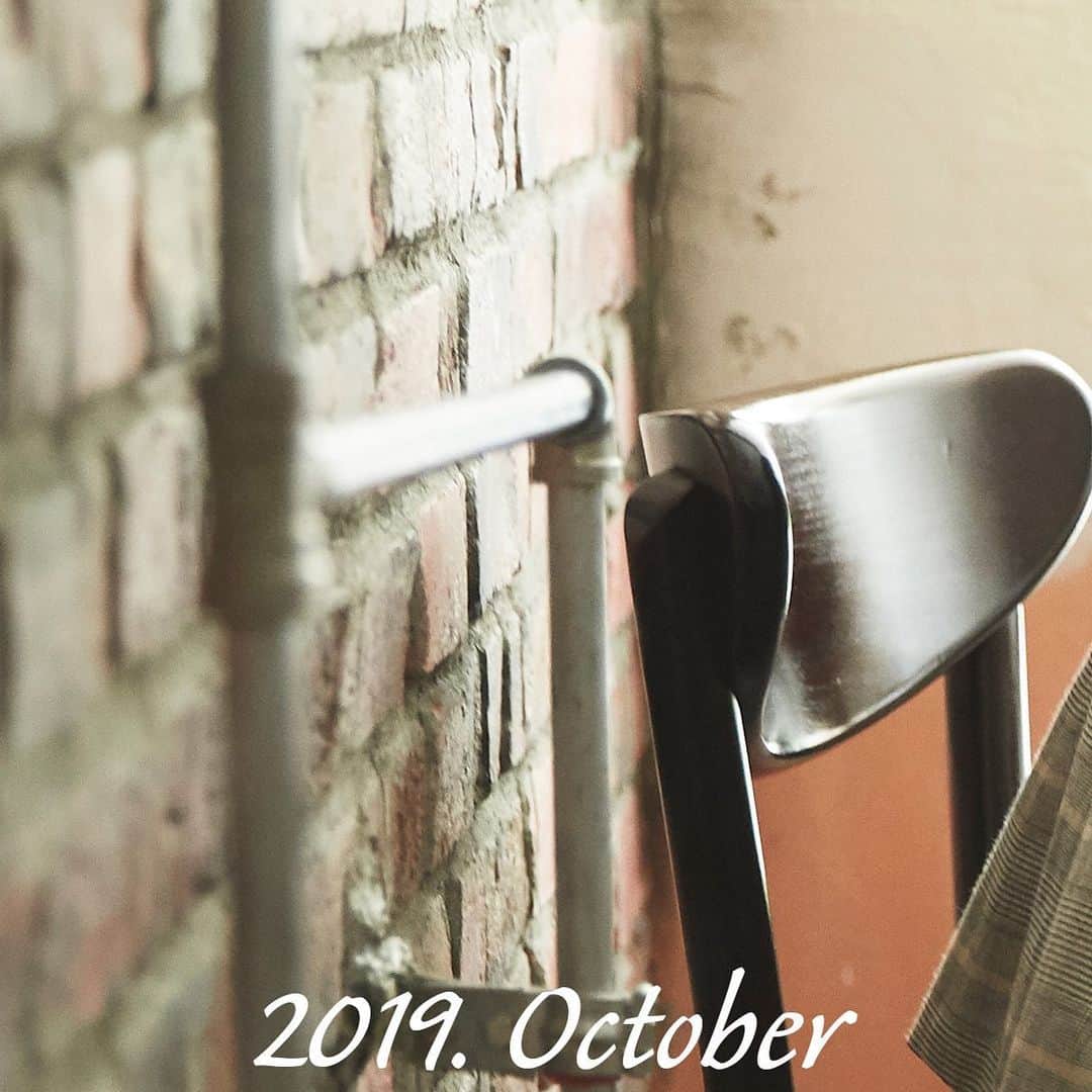 SUIT SELECT スーツセレクトさんのインスタグラム写真 - (SUIT SELECT スーツセレクトInstagram)「【2019 October：Enjoy Suit!】 10月号は「Enjoy Suit!」の女性版。 ビジネスウーマン応援企画。 働く女性のためのリラックス感のある、 さまざまな秋冬の着こなしをご紹介していきます。 ・ JACKET ¥18,000 / SKIRT ¥9,000 (税別、スーツセレクト) ・ ・ ・ #suit #スーツ #suitselect #スーツセレクト #スーツのある日常 #平野マユ ・ #レディース #レディースファッション #レディースコーデ #働く女性 #ビジネス #カジュアル #リラックス #新作 #秋 ・ #fashion #ootd #outfit #ladies #ladiesfashion #ladiescode #workingwoman #business #casual #relax #classic #2019aw #aw #autumn #autumnfashion」10月3日 9時14分 - suitselect_japan_official