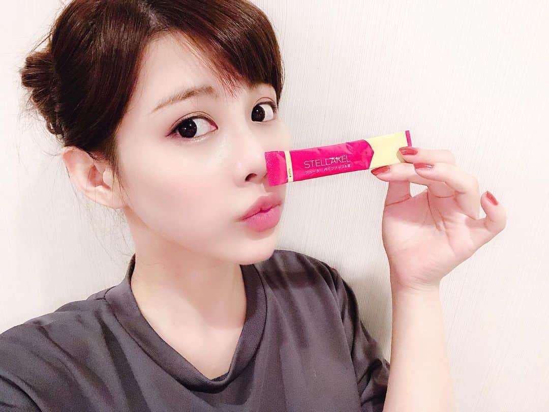 美馬怜子のインスタグラム：「今日のランチも楽しみだから🍣💕 . 朝は置き換えダイエット✨ . 産後ダイエットの味方🥰❤️ . #産後ダイエット #置き換えダイエット #ステラケル #水に溶かしてジュースみたいに飲めるよ #ダイエット仲間募集 #diet #stellakel @stellakel_official」
