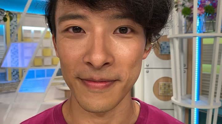 のインスタグラム：「昨日アップしたかった動画💦  昨日で　10神ACTORの　#岡進太郎　くんが　バリはやファミリーになって1周年でした🎂2年目に突入するにあたり　抱負をのべてくれましたよ〜 いつも運動や筋肉、栄養素について教えてくれる岡くん。 これからも役立つ情報を楽しくリポートしてくださいね♫期待しています〜‼️ #バリはや　#バリはやッzip  #バリはやファミリー #10神ACTOR #10神アクター」