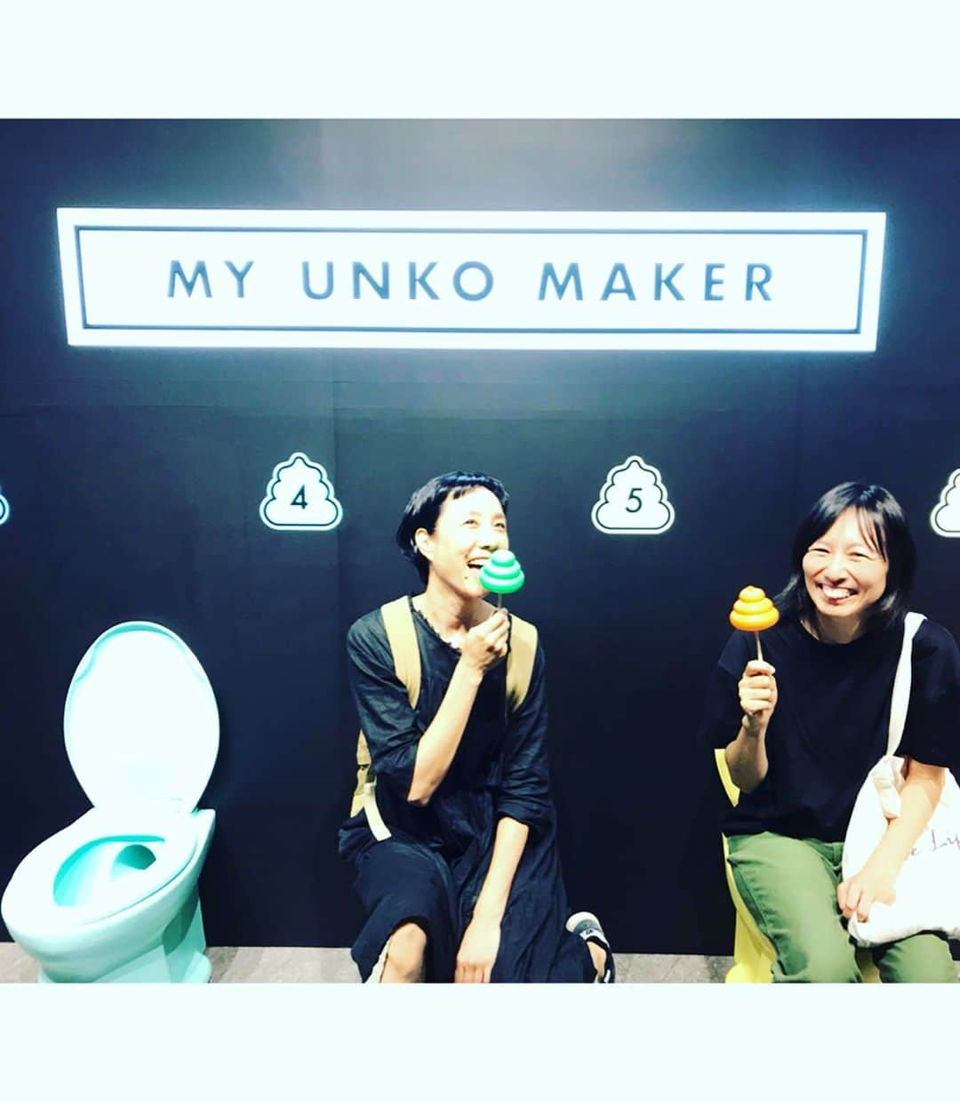 はなさんのインスタグラム写真 - (はなInstagram)「撮影後にみゆきちゃんと念願のUNKO MUSEUMへ！みんなの💩への熱い想いが感じられるカラフルな💩ワールドで大はしゃぎして帰ってきました。清く正しく美しい💩は健康のもと。Poo-retty！さっ、ごはん食べて早く寝よっ。 #unkomuseum #ここにもみゆきちゃん #お食事中の方失礼しました」10月3日 19時57分 - hanalovestaco