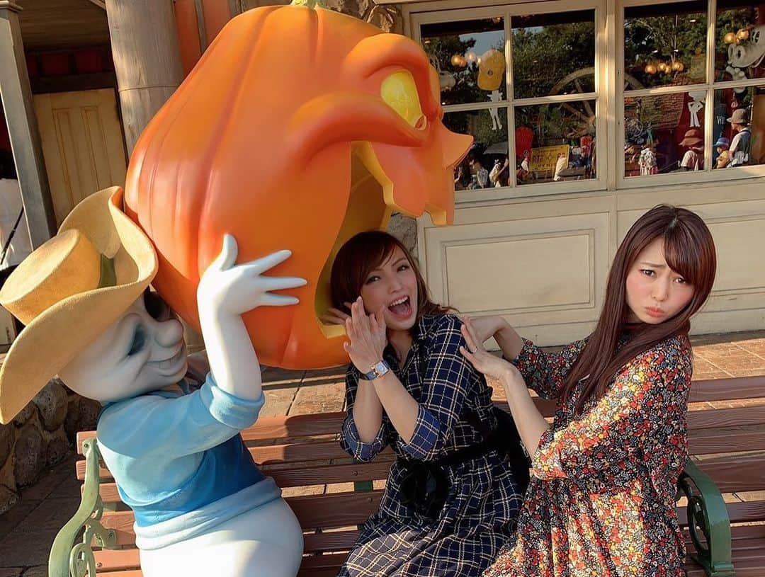 鈴木理沙さんのインスタグラム写真 - (鈴木理沙Instagram)「ハロウィン🎃Disney💕  #ハロウィン #Disney #楽しかった #笑った笑った #久しぶりの4人 #りなきみけあきりさ」10月3日 20時01分 - risasuzuki0929