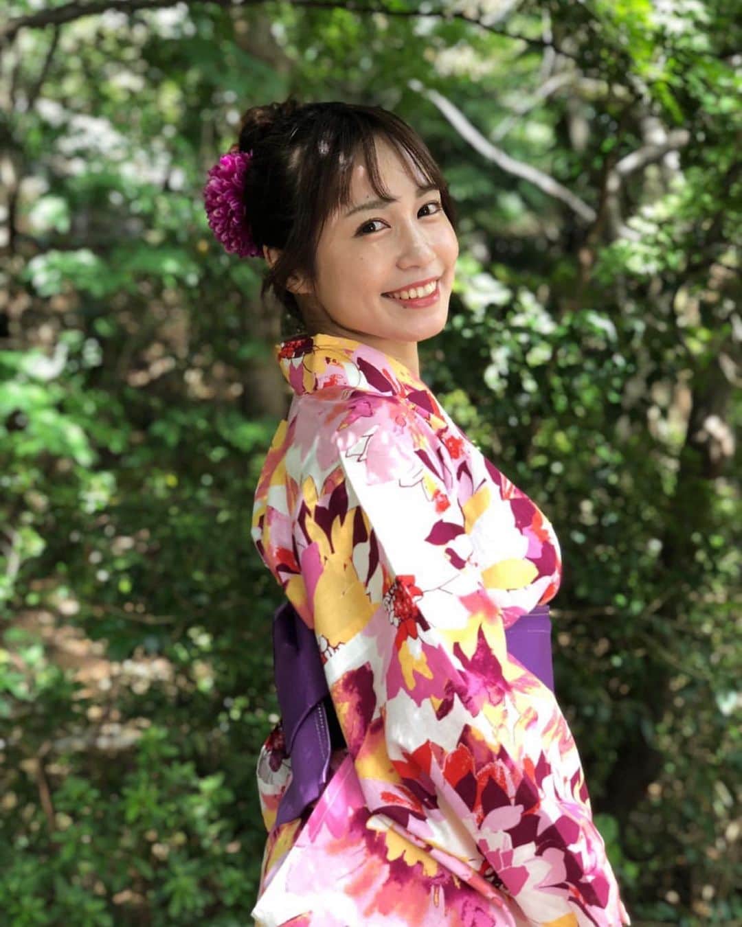 北条佳奈のインスタグラム：「明日も夏日になるみたいなので、夏を感じる写真達をどしどしお届け🥺🌴🌺 これ全部撮りたて無加工なんだぜ〜🤤綺麗だろ〜🤤 #かなぷぅ #撮影会 #10月は26日に撮影会あるよ #しれっと告知 #ポートレート #ポートレート撮影 #ポートレート部 #ポートレート写真 #浴衣 #yukata #kimono #portrait #portraitphotography #photography #tagsforlikes #instagood #instalove #followme #👘」