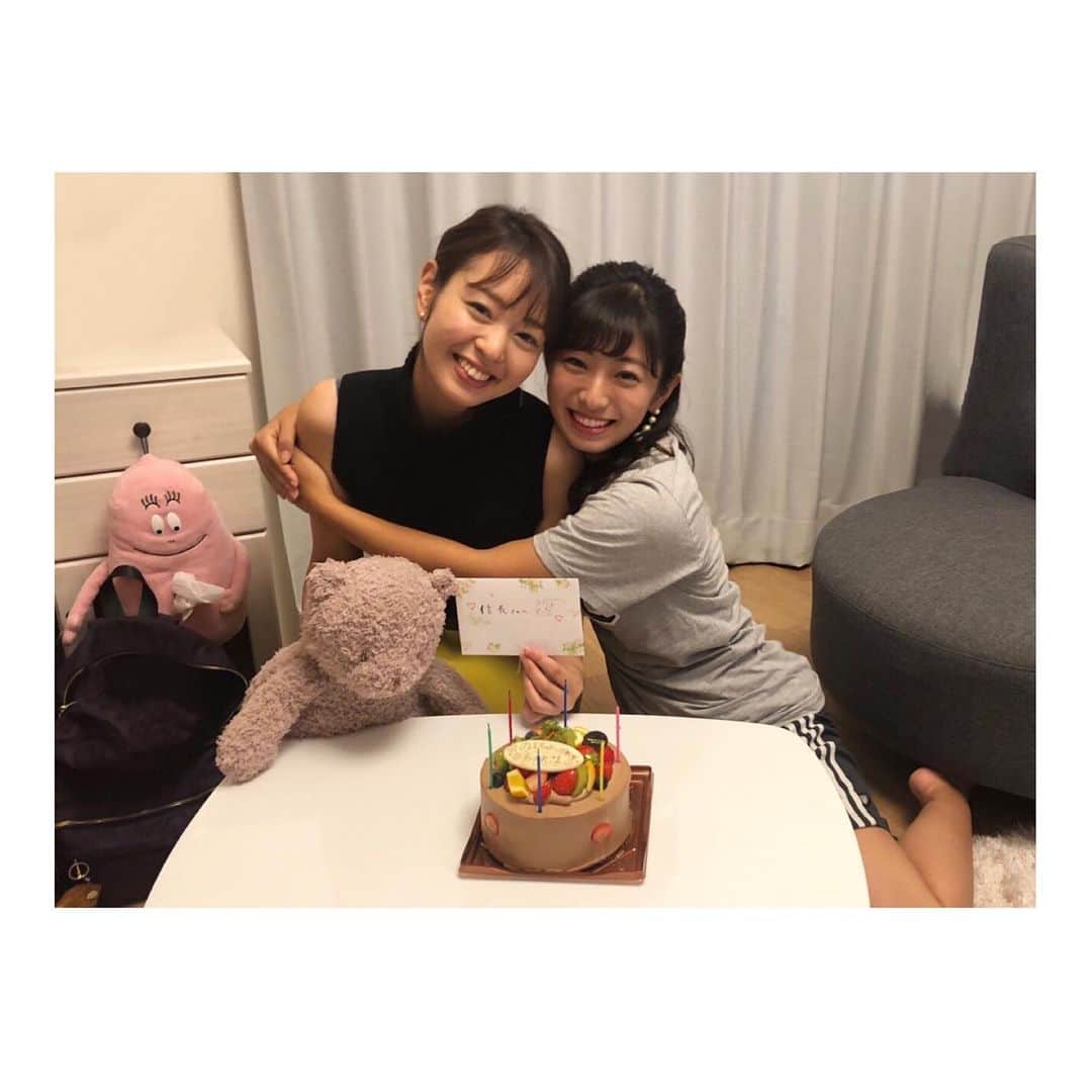 のインスタグラム：「🎂🧸 . 最後のお別れ またすぐ会いましょう🥺💕 . 私からの贈り物は くまのぬいぐるみのティッシュケース笑 ちゃんと捨てないでくださいね😂？ . #また会える日まで #1番好きなのは #チョコケーキ らしい #大正解ですね🙆‍♀️ #さすが！ #🍫 #気づいたら縦3列 #信長さん」