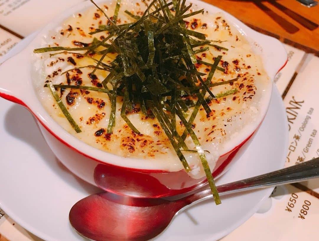 高橋麻美さんのインスタグラム写真 - (高橋麻美Instagram)「今日はお好み焼き屋さんのポテトグラタン✨  いつの写真かわからぬ🙄  #pic#potato#gratin#dinner #eat」10月3日 21時14分 - charmy421