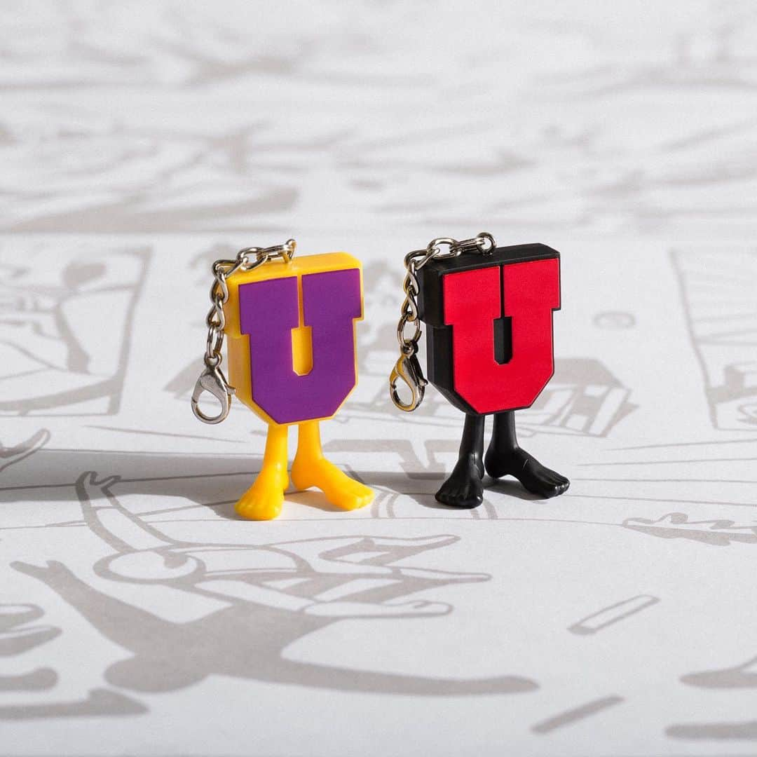 UNDFTDさんのインスタグラム写真 - (UNDFTDInstagram)「UNDEFEATED and Medicom are back with a keychain sized iteration of the classic UNDEFEATED mascot designed by Geoff McFetridge. Available Friday 10/4 in multiple colorways at All Undefeated Chapter Stores and Undefeated.com」10月3日 12時16分 - undefeatedinc