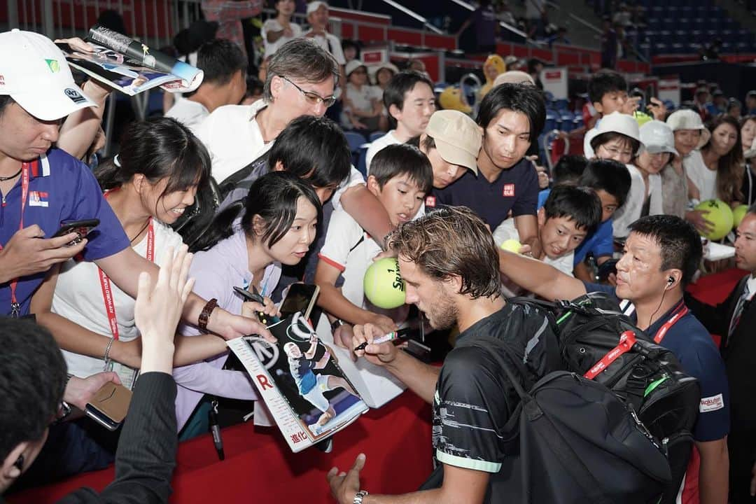 リュカ・プイユさんのインスタグラム写真 - (リュカ・プイユInstagram)「Amazing support in Tokyo! Thank you, @rakutenopen fans 😃🙌🏻🙏🏻🇯🇵 (📸 Hiroshi Sato / Raluten Japan Open)」10月3日 12時58分 - lucaspouille