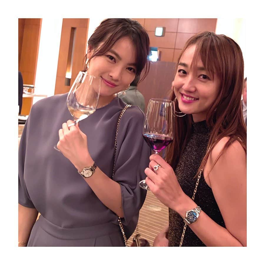 古川美有さんのインスタグラム写真 - (古川美有Instagram)「BREITLINGの新作発表会へ✨  AVENGERの新作とても格好良かった！ 時計好きな男性陣たちはアレコレと試着して楽しそうでした。 私はレディースのGALACTICシリーズを試着♡ 細身ながらも重厚感があり、ダイヤもキラキラしてて緊張しました。。 自分が男に生まれていたら、時計にハマっていた気がする。なんとなく笑 #breitling #breitlingjapan  #watch #breitlingwatch #breitlingavenger #breitlinggalactic #party #ブライトリング #アベンジャー #時計 #新作発表会」10月3日 13時00分 - miyukogawa