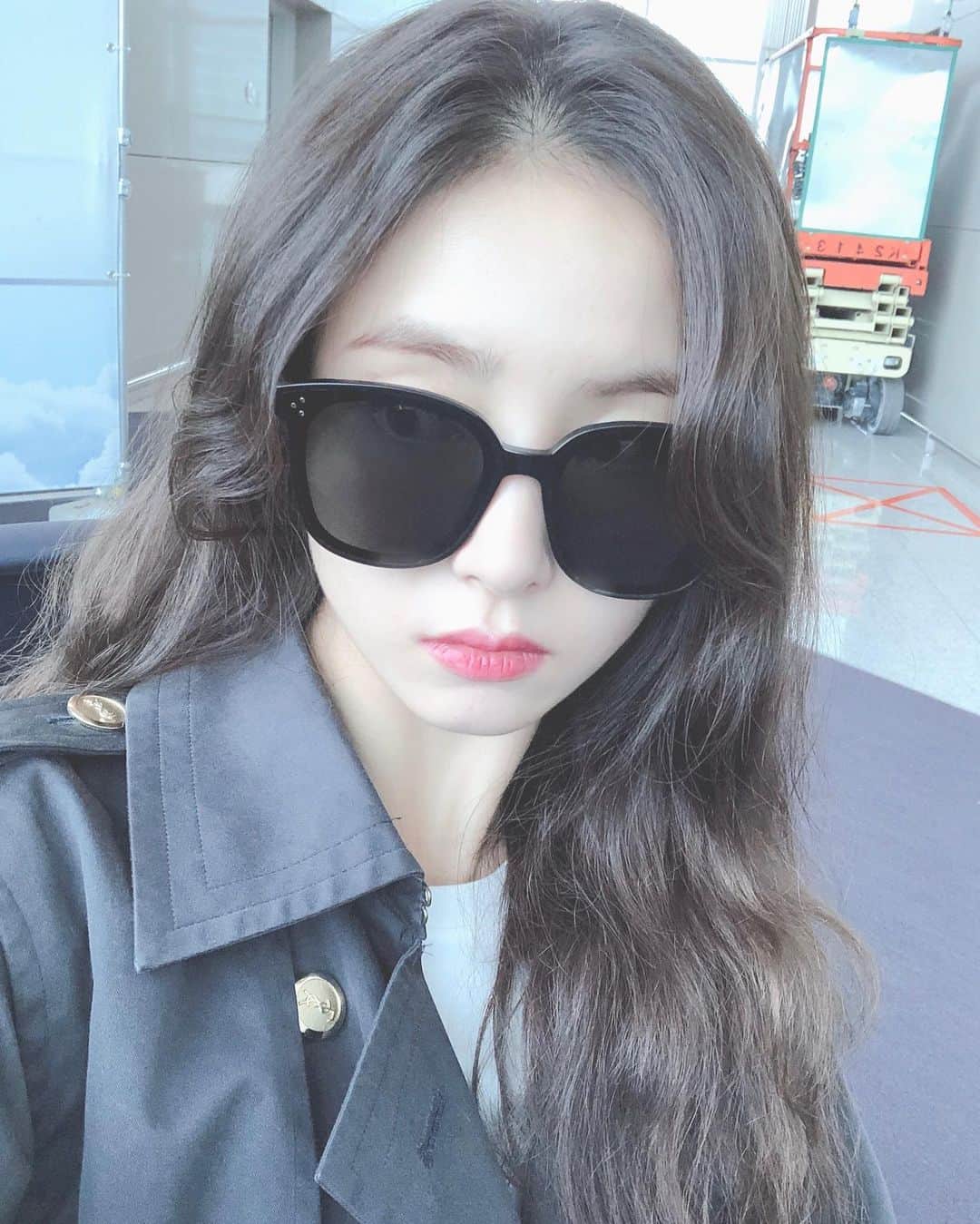 シン・セギョンのインスタグラム：「😐😐」