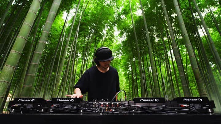 Yamatoのインスタグラム：「ZEN of DJing…🙏 #Yamato #ZEN #禅 #newtrack #scratch #dj #pioneerdj #bamboo #japan #cdj2000nxs2 #cdj2000nexus2」