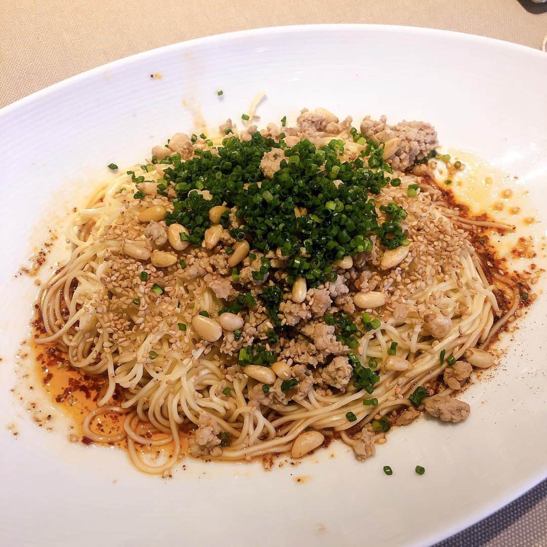 江頭ひなたさんのインスタグラム写真 - (江頭ひなたInstagram)「今日は朝から税理士の先生と書類に印鑑押しまくる作業をしたり、動画編集したりして、お昼はスタイリストの葵さんと💕 @fino_mao ランチミーティング❤️いっしょに写真撮るの忘れてしまった…クリスマス衣装の打ち合わせ🎄🤶楽しみっ❤️さぁー、もう一仕事頑張ります‼️ #ひなたお姉さん #江頭ひなた #歌のお姉さん #うたのおねえさん #japanese #ญี่ปุ่น #Jepun #일본인 #道産子 #モンスト女子」10月3日 15時56分 - hinataeto