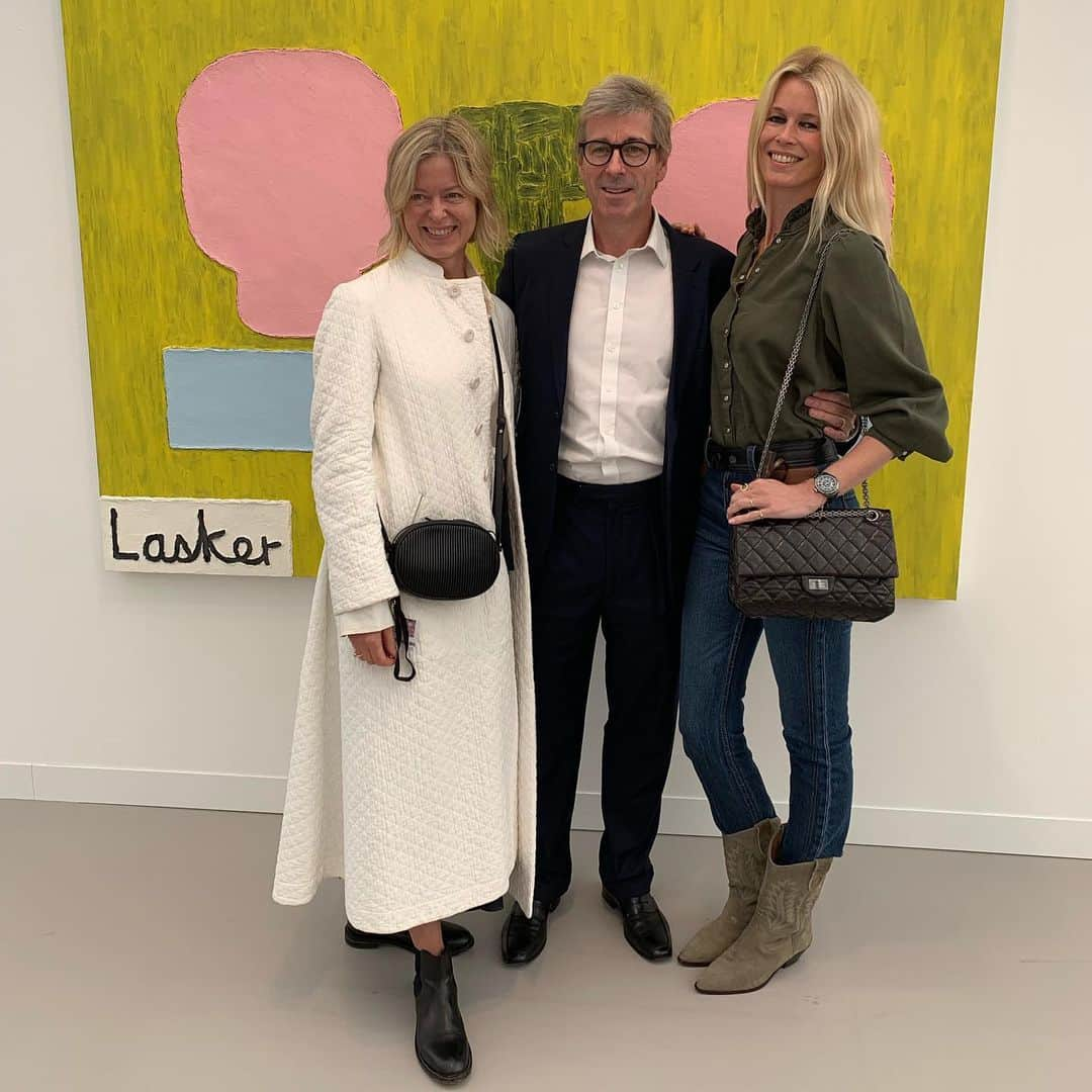 クラウディア・シファーさんのインスタグラム写真 - (クラウディア・シファーInstagram)「Such an inspiring day at @friezeartfair Lovely to see @timothytaylorgallery and artworks by #jonathanlasker #terryadkins #antheahamilton #sehershah #randhirsingh」10月3日 21時29分 - claudiaschiffer