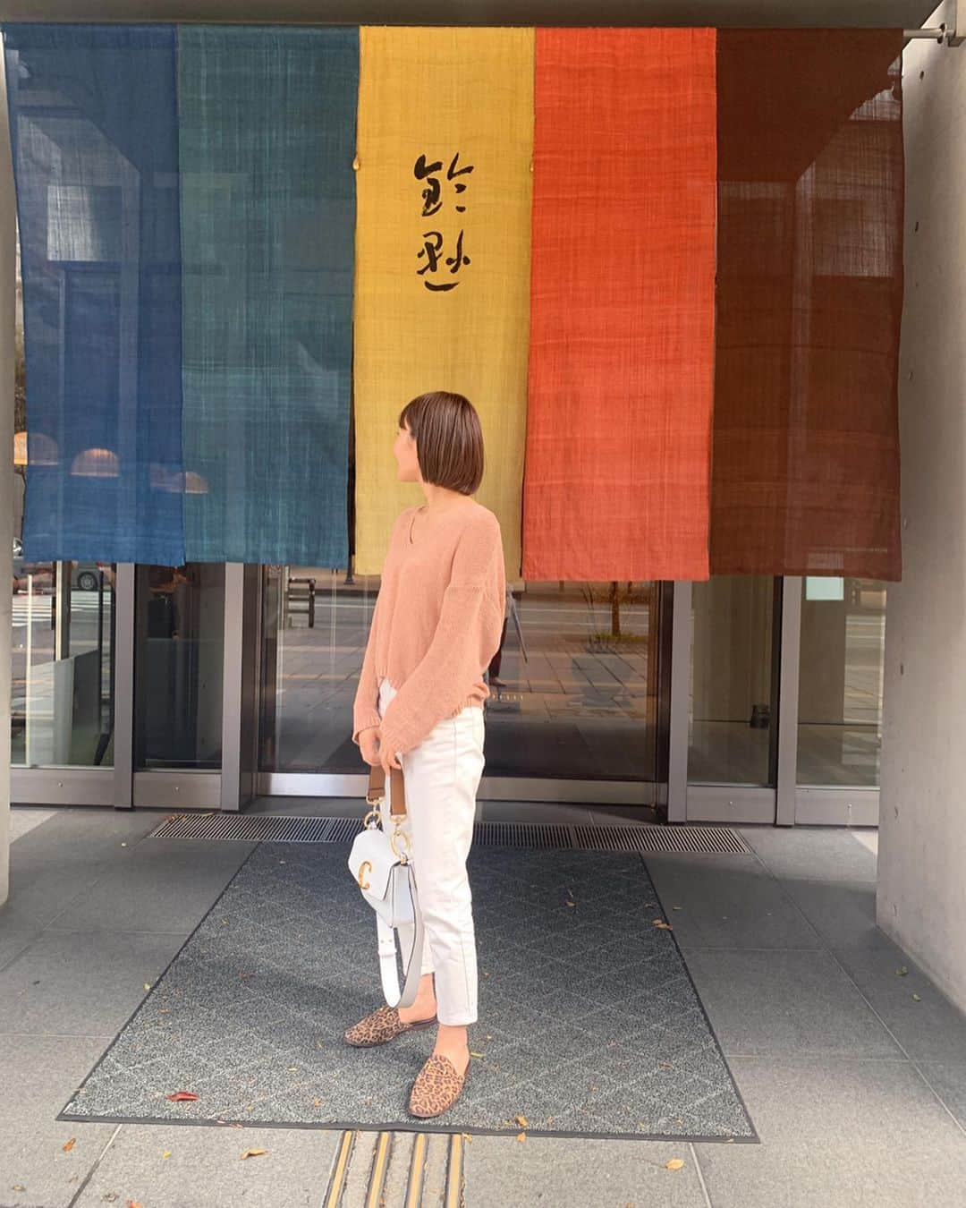 穴井千尋さんのインスタグラム写真 - (穴井千尋Instagram)「. 鈴懸本店行ってお団子買っちゃった🍡 こしあん最高に美味しかった☺️ . #鈴懸本店 #福岡 #団子 #suzukake」10月3日 21時33分 - chihiro_anai_official