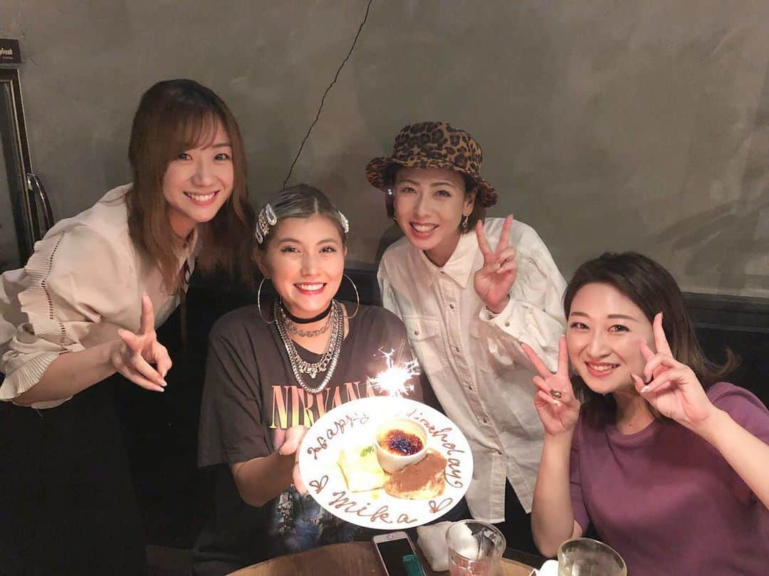 本間紗理奈さんのインスタグラム写真 - (本間紗理奈Instagram)「Mika happy birthday💓💓💓いつの日からかこのメンバーでそれぞれの誕生日をお祝いするようになりました。ステキな一年にしてね！😍✨🌈 #mikawalker #酒井春奈 #木村あさみ #本間紗理奈 #birthdayparty #バースデーパーティー #誕生日 #napa #炭火焼とワインnapaニイガタバル #新潟ディナー #新潟」10月3日 16時17分 - sarinaaaaa_h