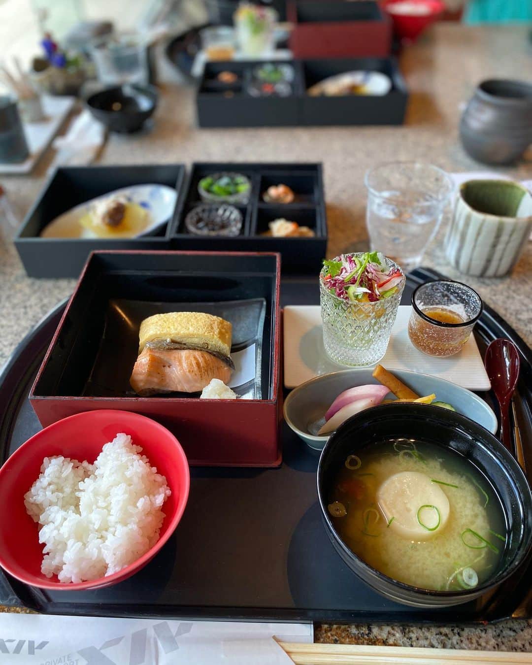 雛月乙葉さんのインスタグラム写真 - (雛月乙葉Instagram)「・ 待ちに待った京都旅行🎶 このメンバーで行く旅は4回目。 ・ 台風が心配でしたがお天気にも恵まれ、いつも以上にのんびり過ごせて美味しい物も食べれて存分にパワーチャージ出来ました❤ ・ しかし無加工でこの画質。 iPhone11Pro凄い！ 勿論私が撮ったわけではございませぬ。 腕のいい相棒に撮ってもらいました(笑) ・ ・ #京都#嵐山#比叡山#今年最後の旅行#わらび餅大好き#ぎおん徳屋」10月3日 16時25分 - h.ayano.m