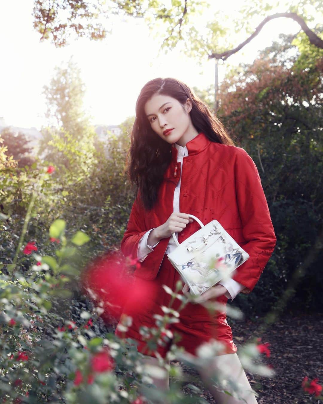 スイ・ヒーのインスタグラム：「#shiatzychen  中国红 ❤️」