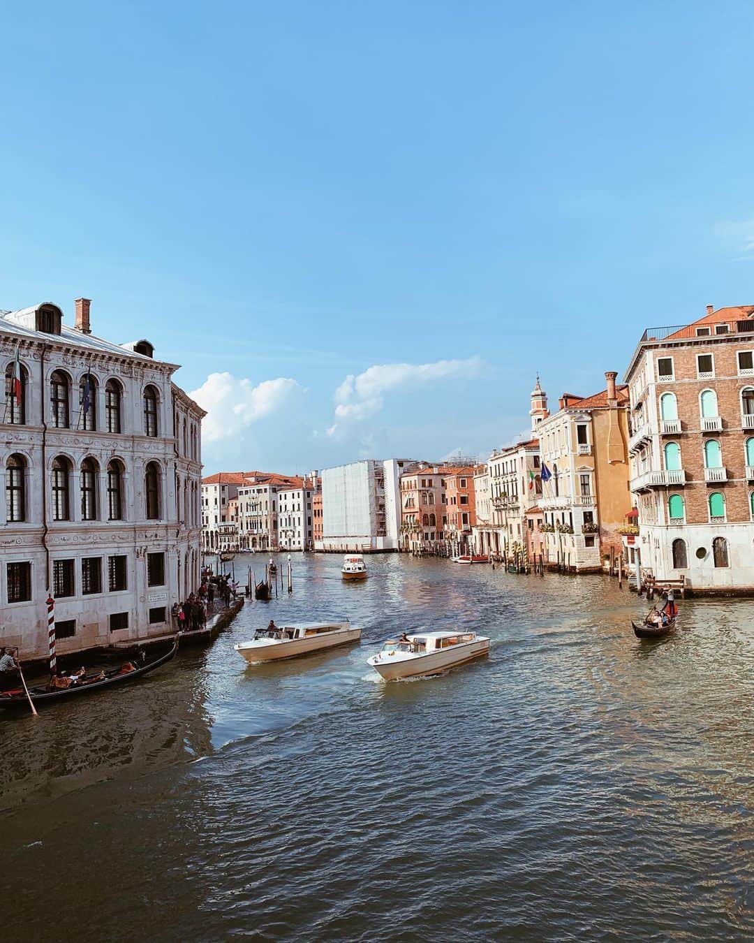 廣田奈々さんのインスタグラム写真 - (廣田奈々Instagram)「📍Venezia 街が絵に描いたように素敵✨ #Italia #Venezia #trip #Roadtrip」10月3日 16時35分 - nana_hirota