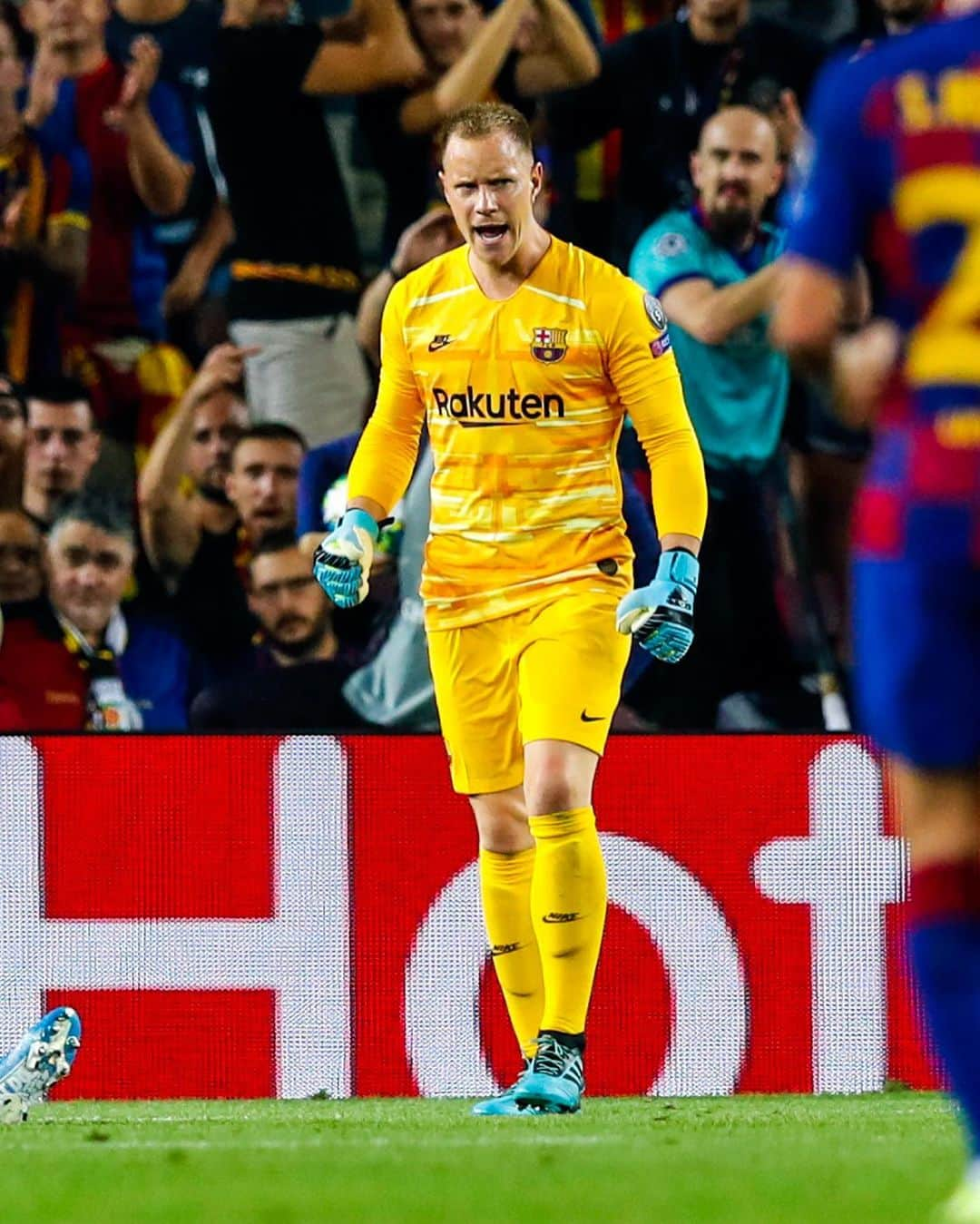 FCバルセロナさんのインスタグラム写真 - (FCバルセロナInstagram)「✋ THAT save at 0-1 💪 @mterstegen1」10月3日 17時09分 - fcbarcelona