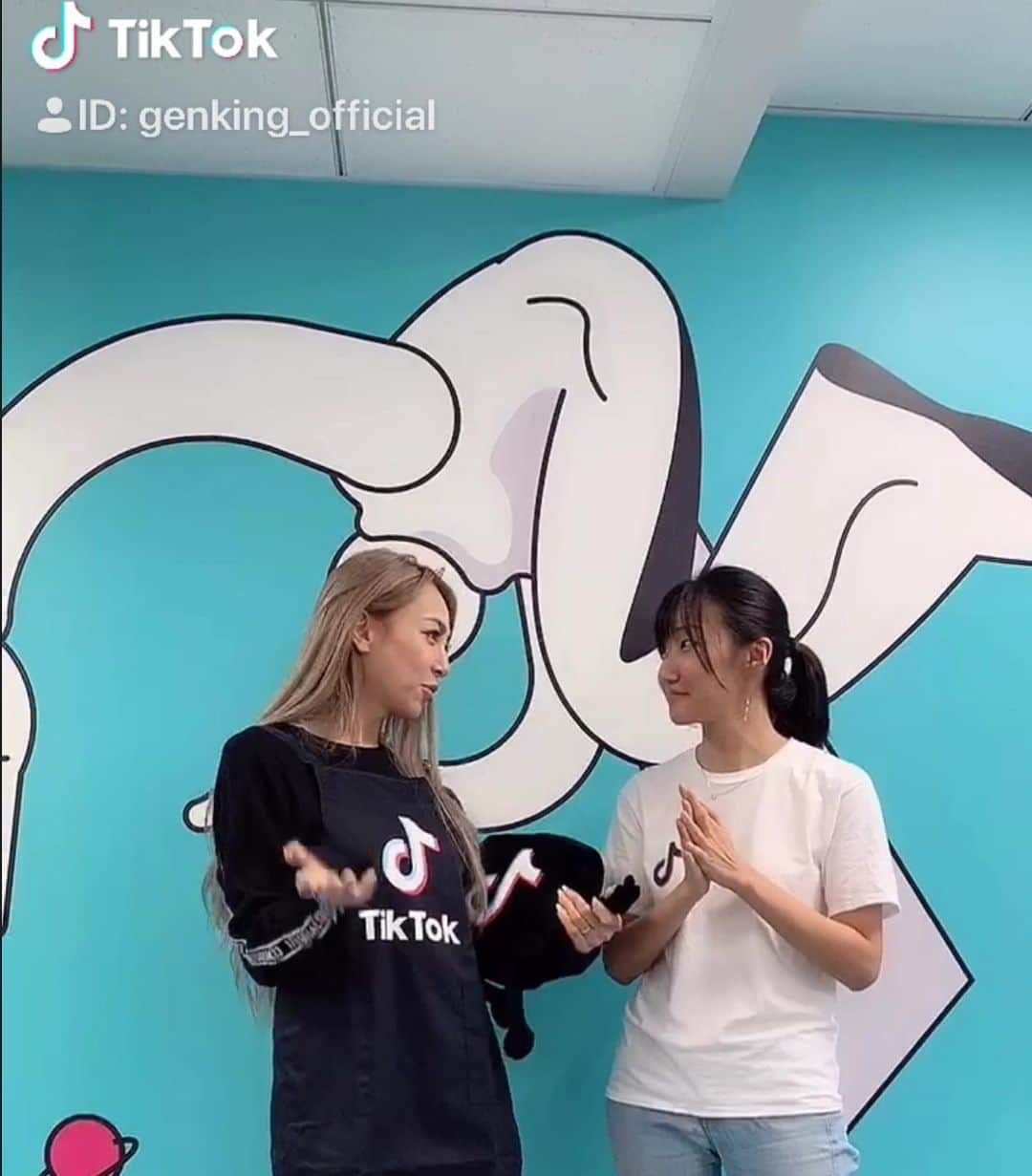 GENKINGさんのインスタグラム写真 - (GENKINGInstagram)「今日は @tiktok の本社にお邪魔してお勉強🎥 スタッフさんありがとう😆 みんな私のTIKTOKフォローしてね❤️ #tiktok」10月3日 17時17分 - _genking_