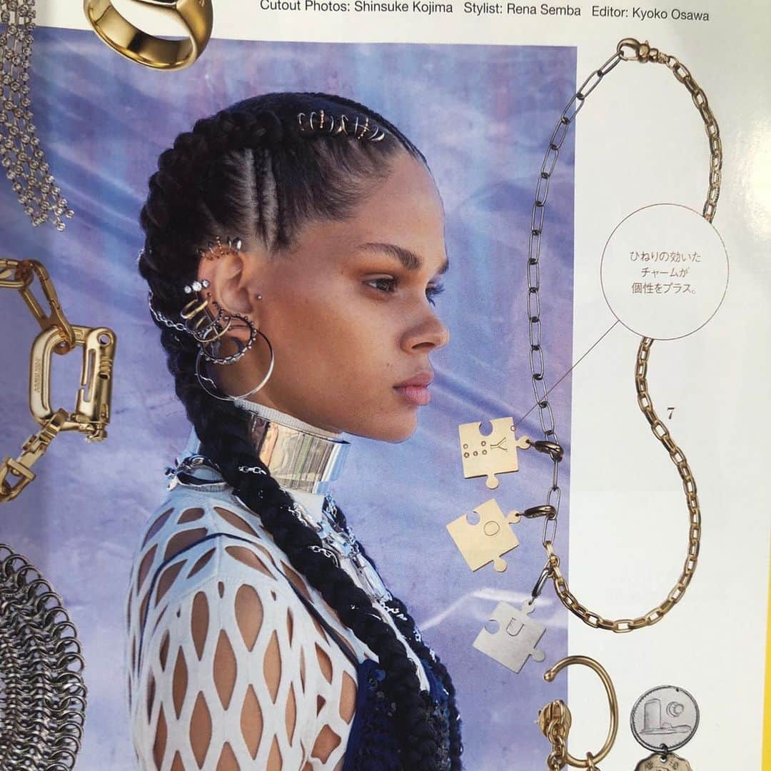 稲木ジョージのインスタグラム：「@milamorejewelry puzzle charms and duo chain on @voguejapan 😍 The cover is vibes🔥 Thank you @rena_semba 😘」