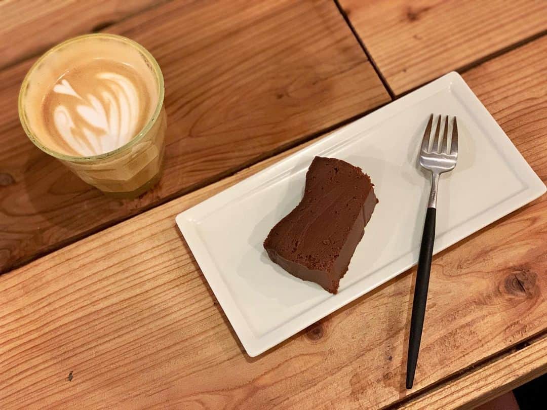 瀧澤博人さんのインスタグラム写真 - (瀧澤博人Instagram)「#cafe #cafelatte #chocolate  #latteart #カフェ #カフェラテ #チョコレート #ラテアート #hangout」10月3日 17時42分 - takizawahirohito