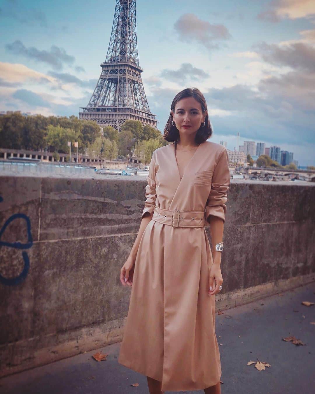 のインスタグラム：「EACH OTHER SS20 RUNWAY  @eachxother のショーのあと。会場がエッフェル塔のすぐ目の前でした。#eachxother #pfw」