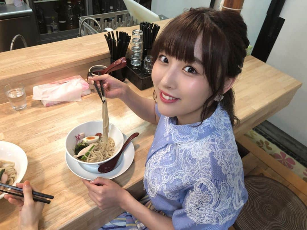 鎌田菜月さんのインスタグラム写真 - (鎌田菜月Instagram)「ラーメンWalker東海 本日発売です🤤🍜 夏頃にこそっと撮影してきました まさにご褒美なお仕事！  私は夏季限定メニューをいただいてます🎐  #ラーメンウォーカー東海2020 #ラーメン #ラーメン女子 #ミシュラン1つ星 #ガチ麺道場」10月3日 18時02分 - nacky_k829