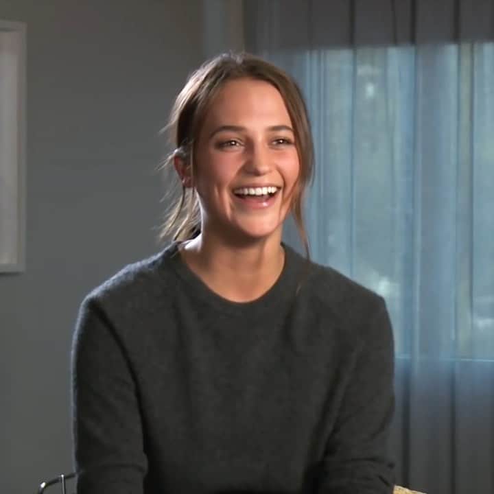 アリシア・ヴィキャンデルのインスタグラム：「In honour of Alicia’s 31st birthday I’m bringing back this adorable gem. Happy Birthday Alicia! 🎉🎈🥳」