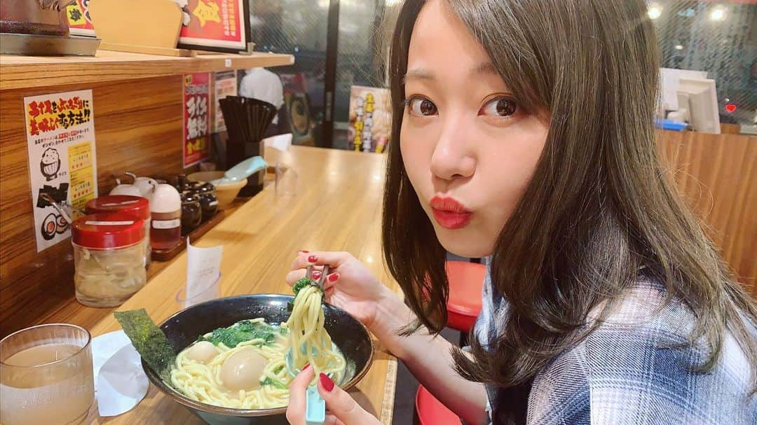 門脇佳奈子さんのインスタグラム写真 - (門脇佳奈子Instagram)「⭐️ #家系ラーメン #ラーメン女子 * * * #二郎系 も行きたいねんな🤔」10月3日 18時37分 - kanakoofficial