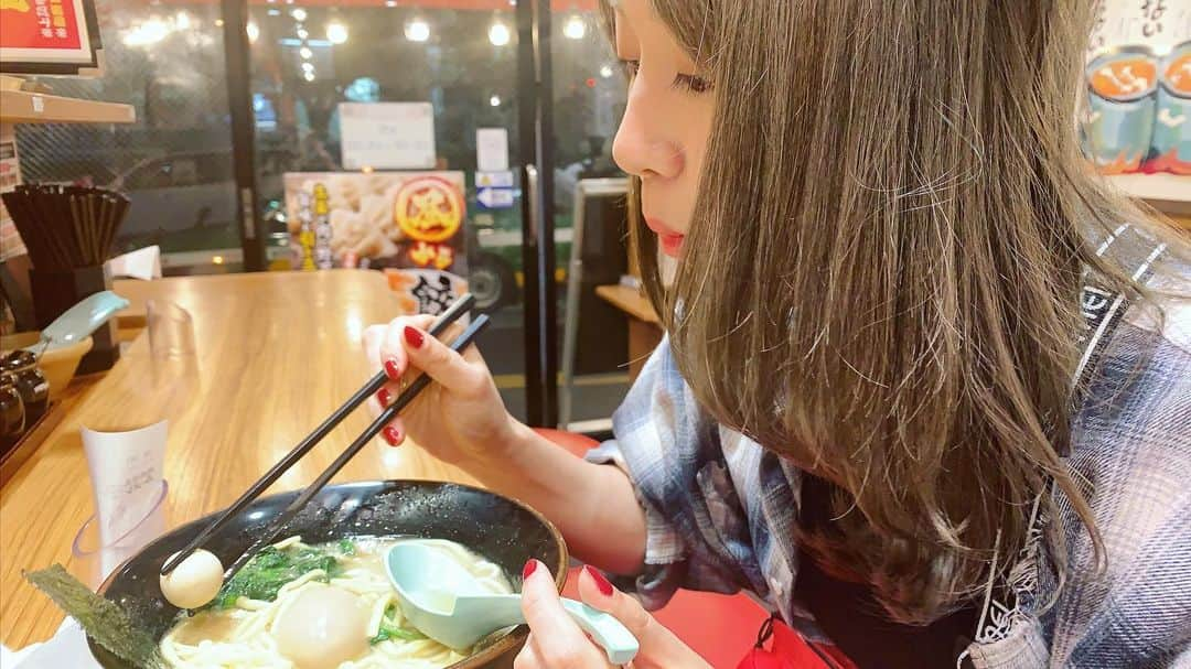 門脇佳奈子さんのインスタグラム写真 - (門脇佳奈子Instagram)「⭐️ #家系ラーメン #ラーメン女子 * * * #二郎系 も行きたいねんな🤔」10月3日 18時37分 - kanakoofficial