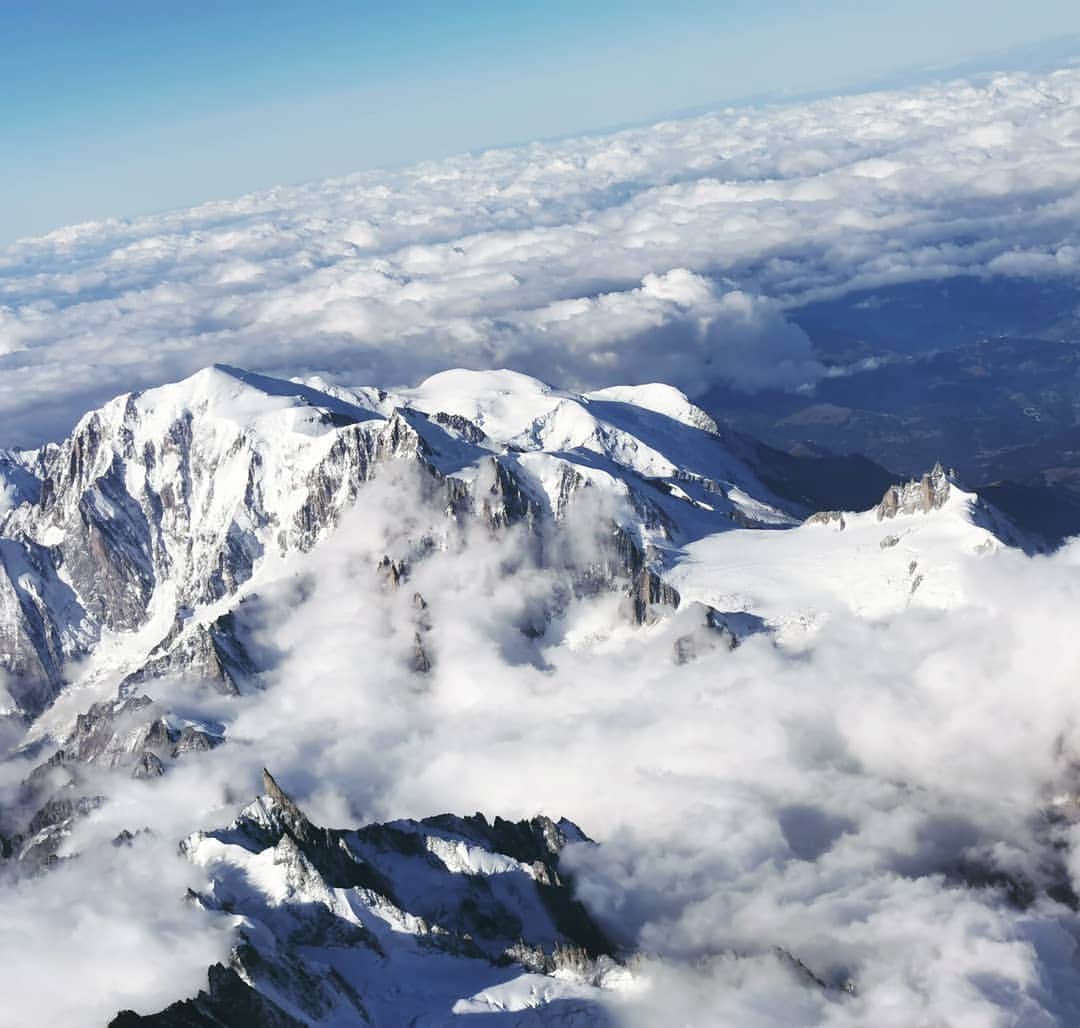 ロマン・グロージャンさんのインスタグラム写真 - (ロマン・グロージャンInstagram)「Have you got a dream/to do list? On mine, there is definitively the challenge of running from Chamonix to the top of the Mont Blanc and back within a day or so. A bit crazy but it has always been one of my dream. #todo」10月3日 18時57分 - grosjeanromain